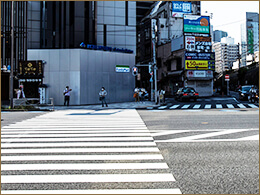 「国道1号線（桜田通り）」の横断歩道のイメージ